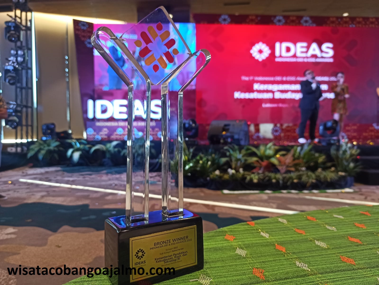 Kemendikbudristek Terima Penghargaan Kategori Kebijakan IDEAS 2022